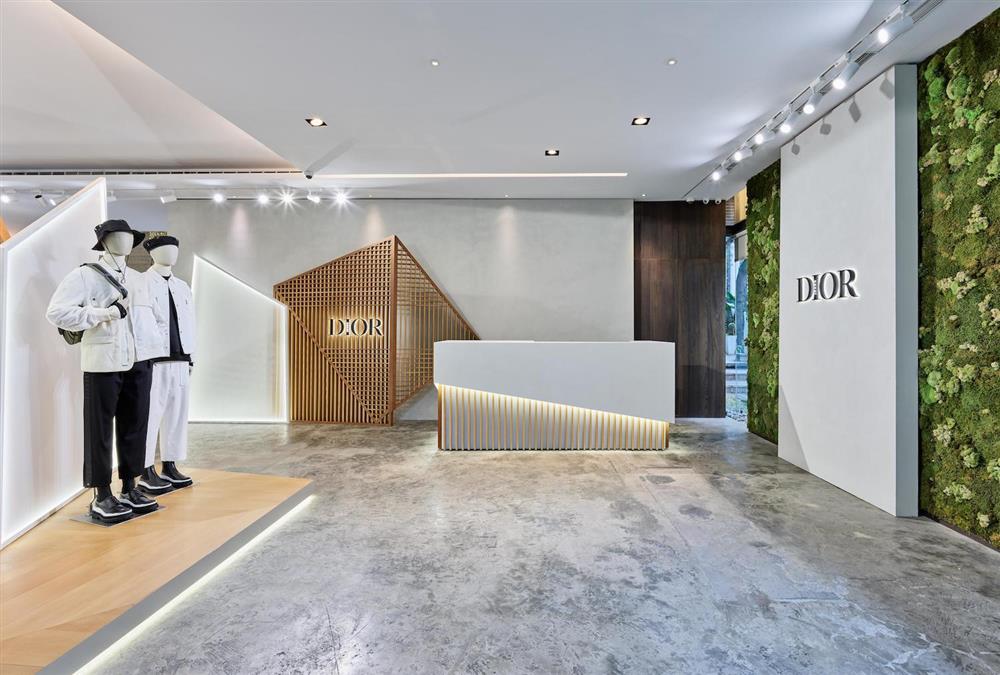 DIOR AND SACAI 男裝台中期間限定店 (1)