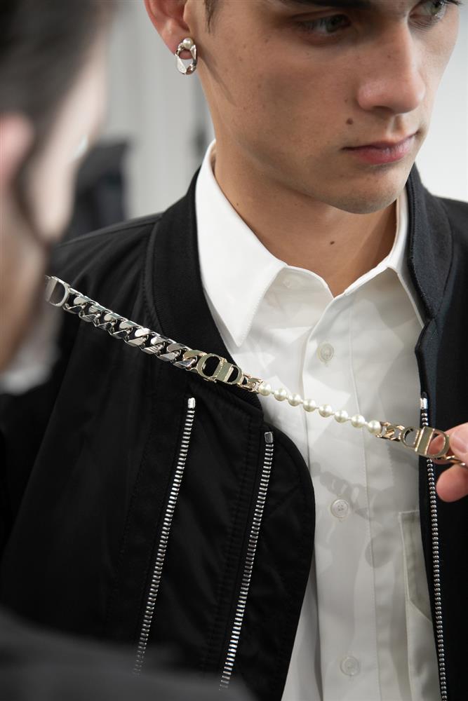 DIOR AND SACAI CAPSULE COLLECTION FITTINGS BY ALFREDO PIOLA_1