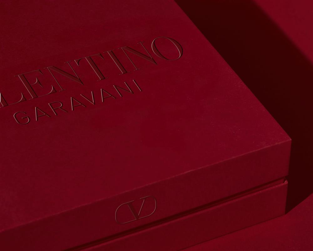 VALENTINO NEW BRAND IDENTITY PACKAGING (15) - Courtesy of Valentino VALENTINO NEW BRAND IDENTITY PACKAGING (15) - Courtesy of Valentino