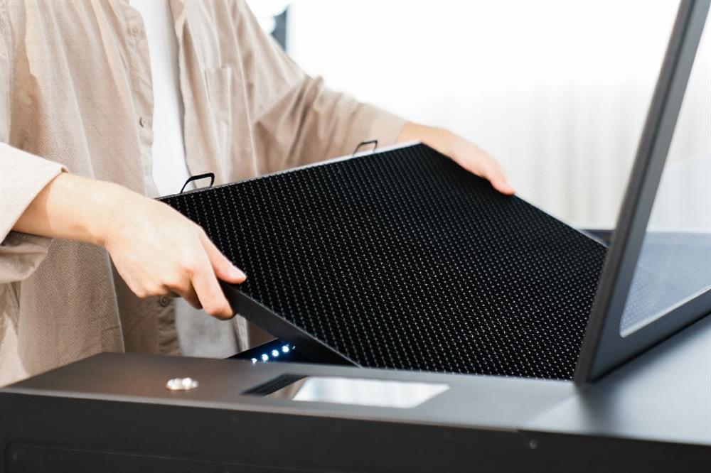 [FLUX 新聞圖片]  FLUX HEXA 超規格智慧雷射切割機 - 06 - 標準配備蜂巢版