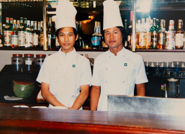 簡天才於高雄中信飯店服務時與夥伴的合影。_resized 簡天才於高雄中信飯店服務時與夥伴的合影。_resized