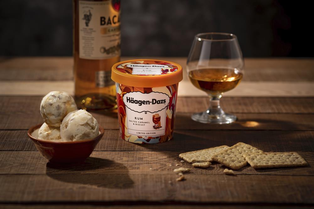 【新聞圖片3】「焦糖脆餅蘭姆酒冰淇淋」以純正牙買加蘭姆酒與濃郁香草冰淇淋佐以脆餅增添口感，帶來頂級微醺享受