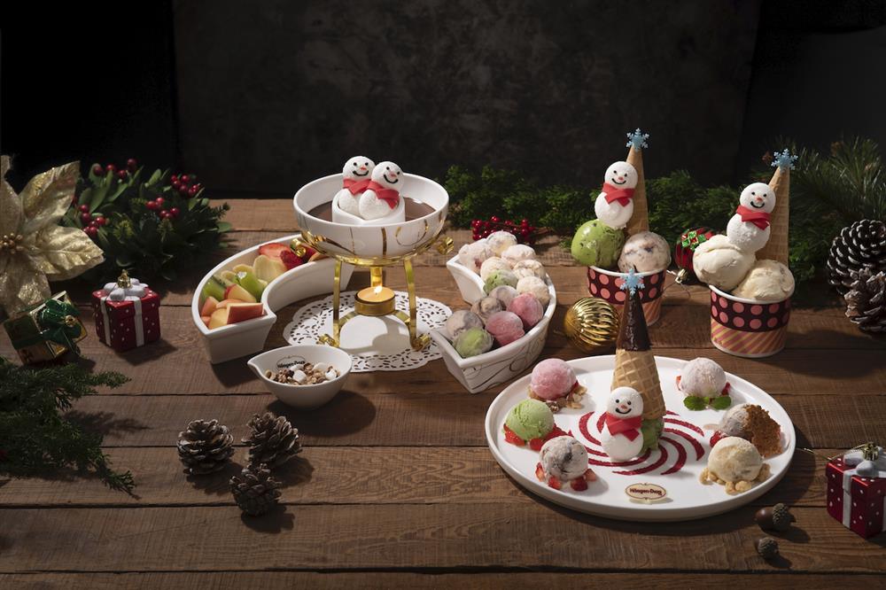 【新聞圖片7】門市也沒有缺席冬日派對饗宴，「玩轉假期」、「雪人聖代」內用「巧脆冰淇淋鍋」亮眼現身