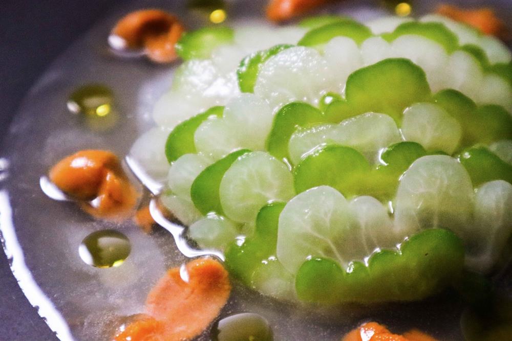 RAW南部 - 草莓煮海膽清湯 vs苦瓜排骨蛤蜊湯 RAW南部 - 草莓煮海膽清湯 vs苦瓜排骨蛤蜊湯