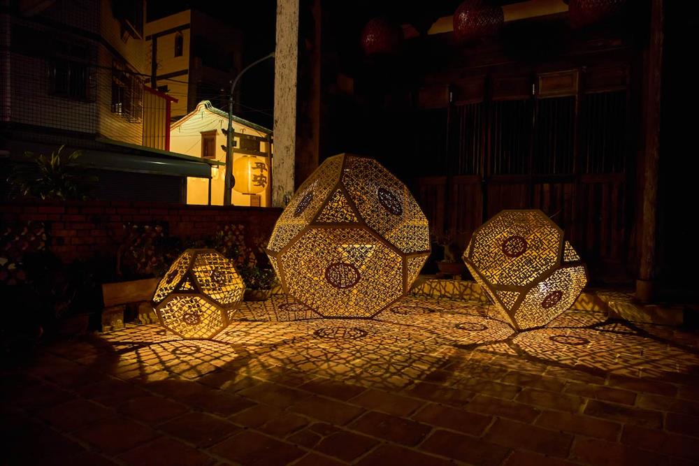 《熒熒微光》_2