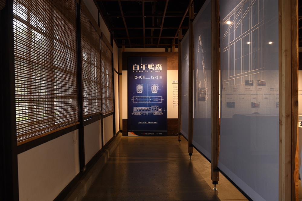 百年鳴森特展現場照＿穿越入口長廊營造入口儀式感