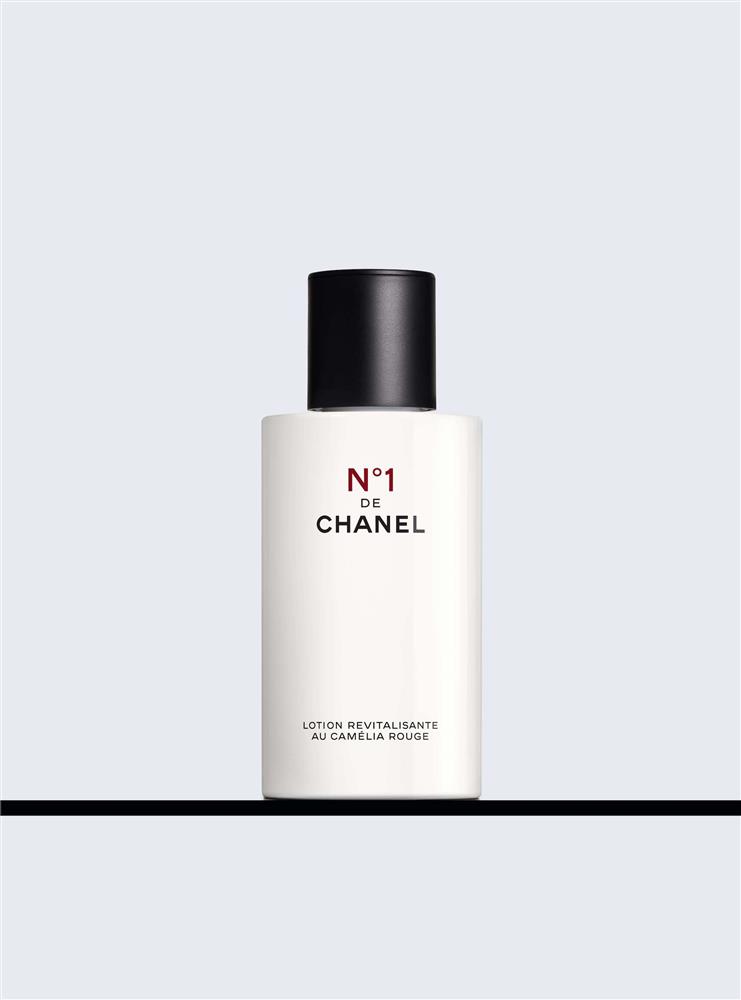 香奈兒1號紅色山茶花活能晶露情境圖_2 香奈兒1號紅色山茶花活能晶露情境圖_2