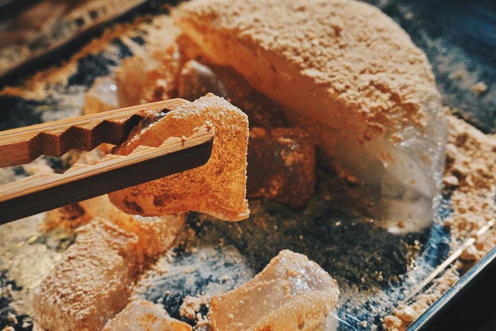 取用五穀雜糧融入甜食的健康飲食「日行者The Day Walker」，將在公園裡的草木森花市集為你帶來眾多實驗性生活風格的提案靈感