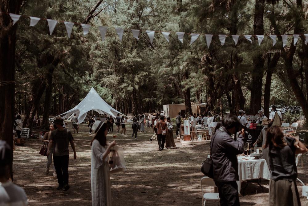 由「草木」擔任總策畫的 2021台南漁光島「草木森花之市」市集