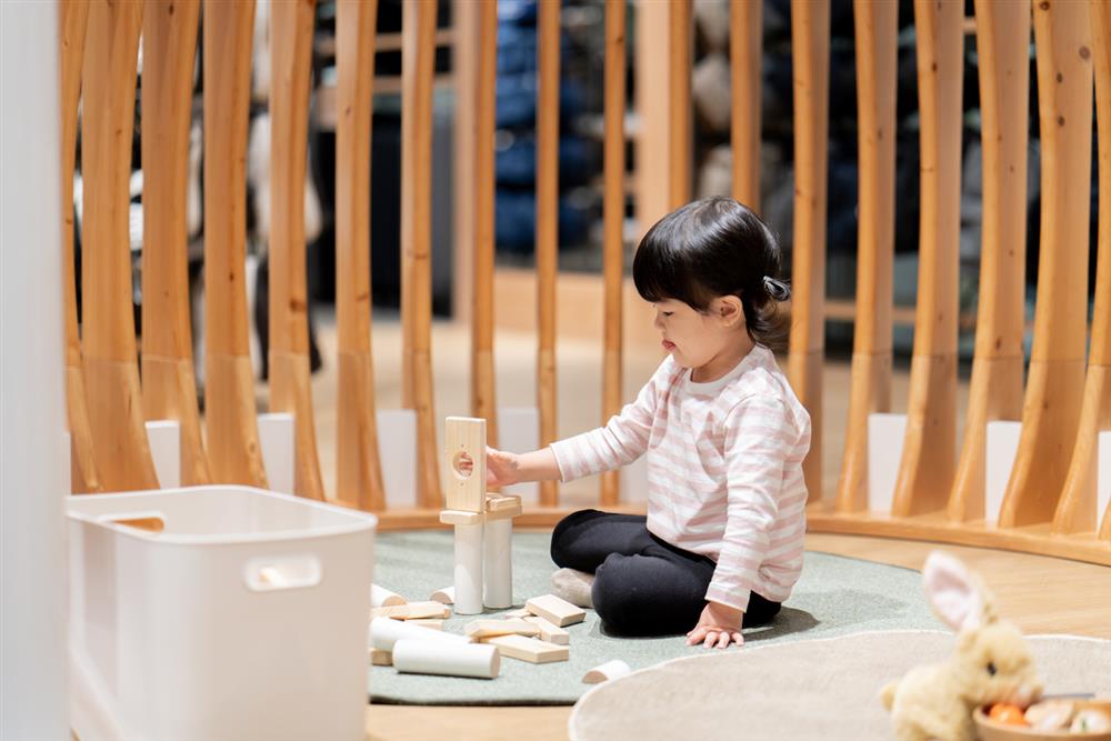 竹北門市攜手「木匠的家」關懷協會，將回收木材製成兒童車、積木等木製玩具。 (2)