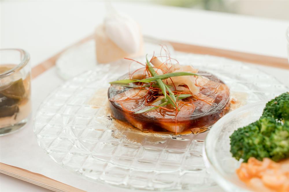 14.以玻璃通透融化之概念打造餐點 Photo Credit 春室The POOL , Photography by Kris Kang