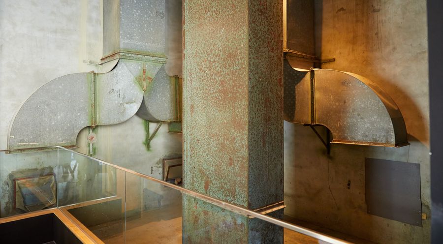 原為稻米倉儲空間的星巴克「中埔穀倉門市」保留了原始的稻米輸送設備 (2)