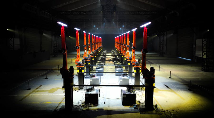 機械手臂加入「2022台灣燈會在高雄」，「千手光劍」有看頭！ (1)