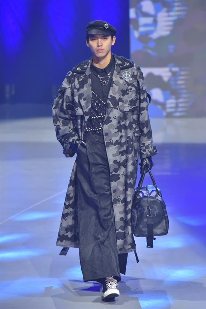 【配圖3圖說】2021高雄時尚大賞設計賞「大港誌」作品。