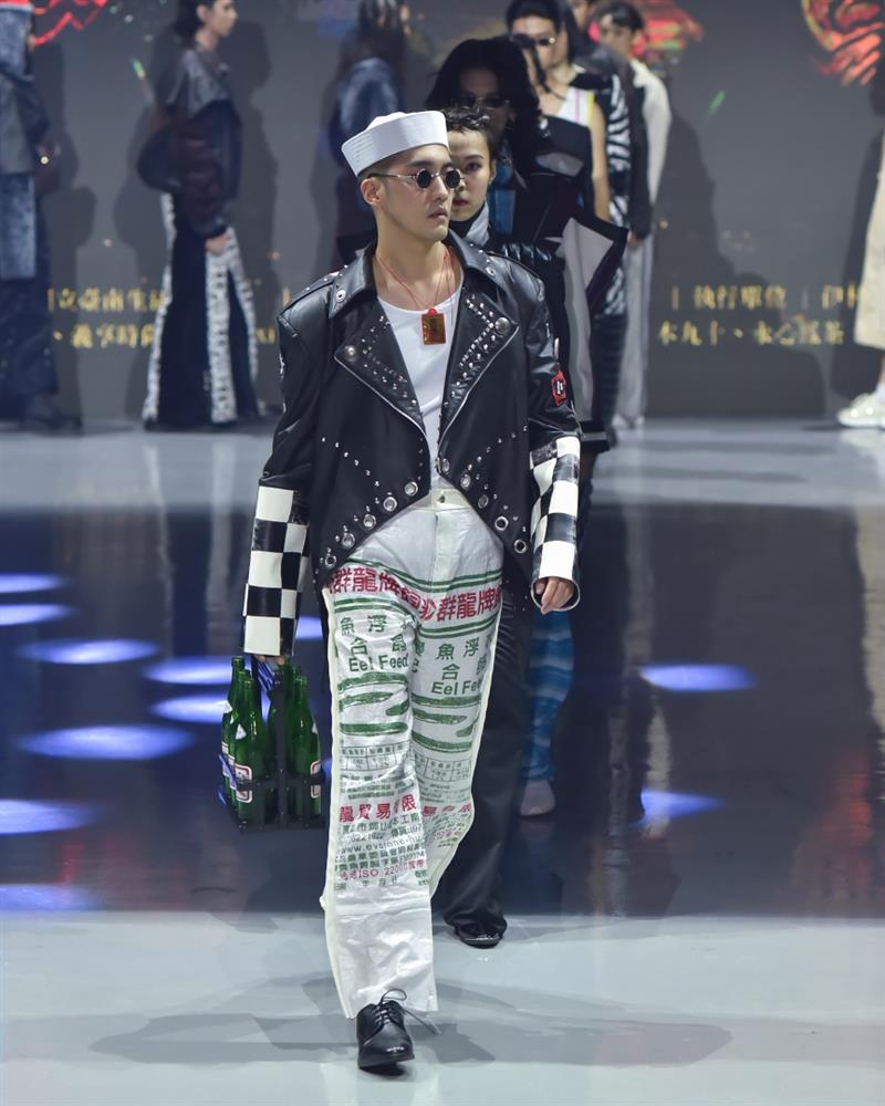 【配圖4圖說】2021高雄時尚大賞創新賞「高邁不羈」作品。