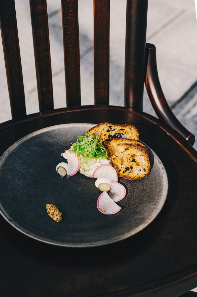 2022踏著INTRO的節拍，一起享受最搖滾的早午餐＿菜色＿陽明山鱒魚塔塔_$330