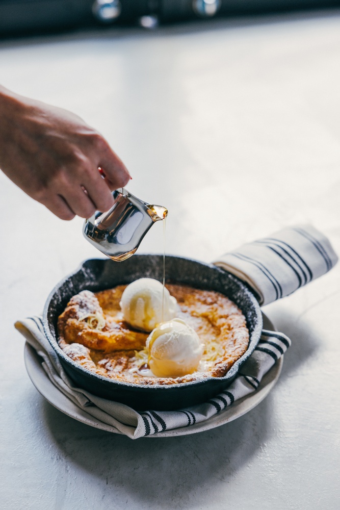 2022踏著INTRO的節拍，一起享受最搖滾的早午餐＿菜色＿荷蘭鐵鍋鬆餅＿$300 (加冰淇淋+120)