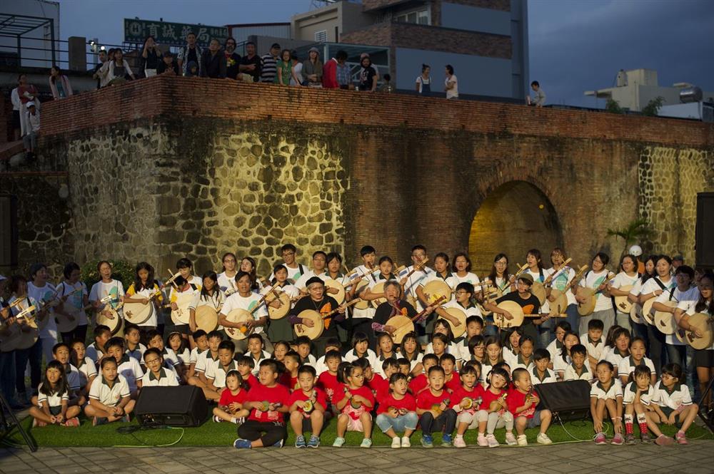 這次「千人傳唱」將邀請千位民眾站上古城齊唱民謠(半島歌謠祭提供) 這次「千人傳唱」將邀請千位民眾站上古城齊唱民謠(半島歌謠祭提供)