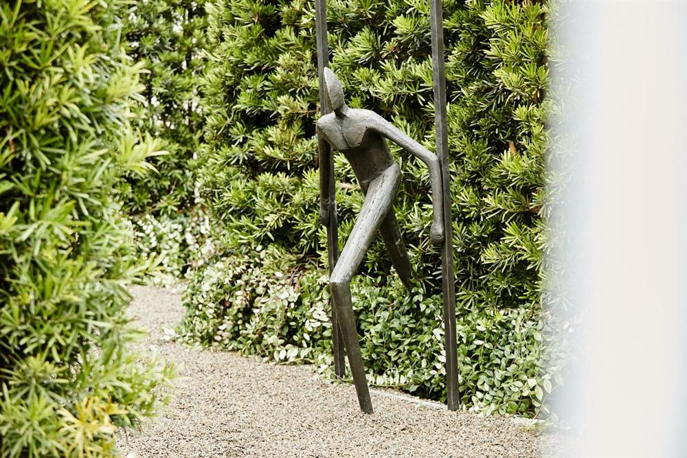 理仁美感聚落四處散落理仁建設收藏藝術品，讓美走入自然生活中_7