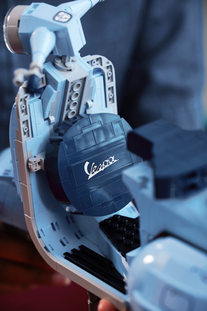 小檔[情境圖] 10298_LEGO® Vespa 125-04