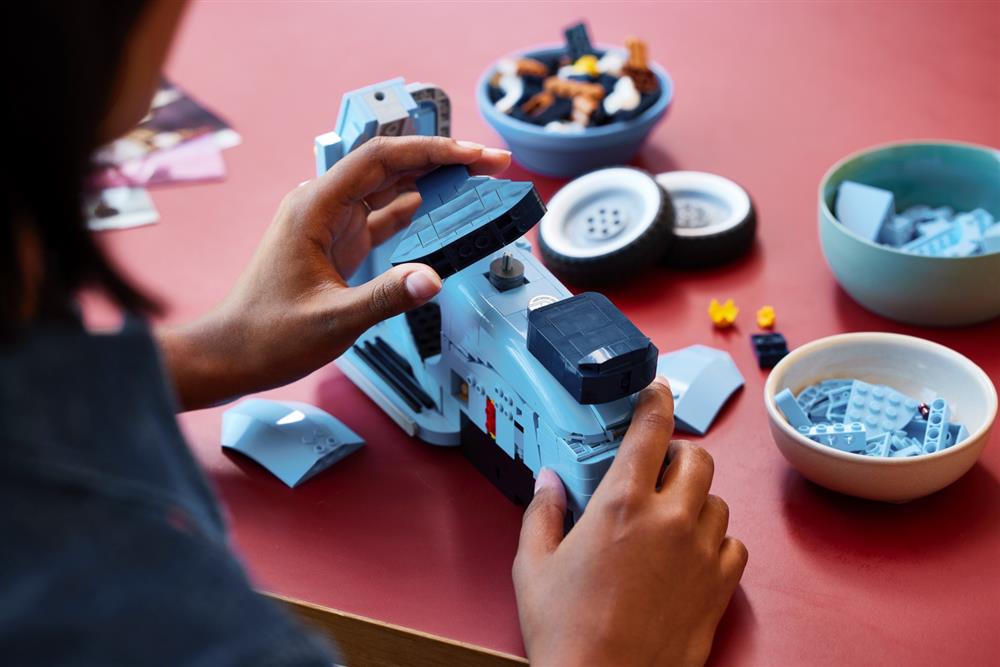 小檔[情境圖] 10298_LEGO® Vespa 125-10