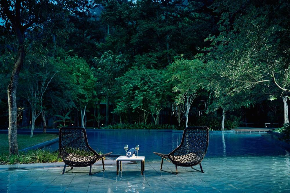 【虹夕諾雅 谷關 HOSHINOYA Guguan】與風晚酌氛圍照・Night Drink