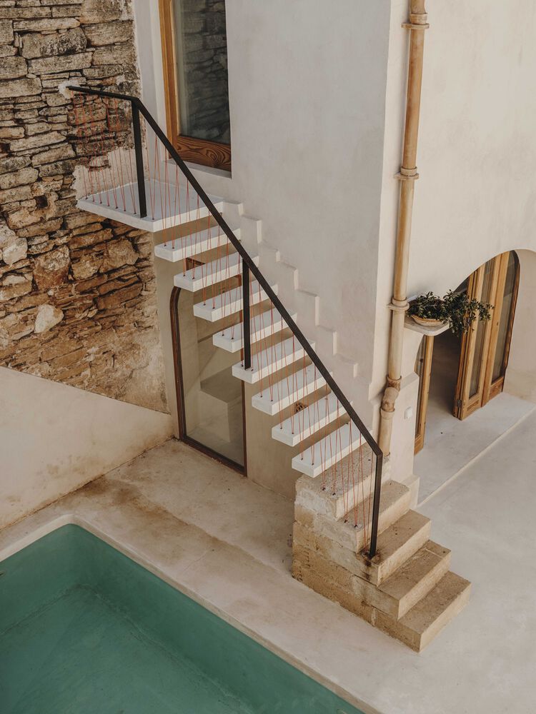 escalera-mares-patio-can-monges-ok escalera-mares-patio-can-monges-ok