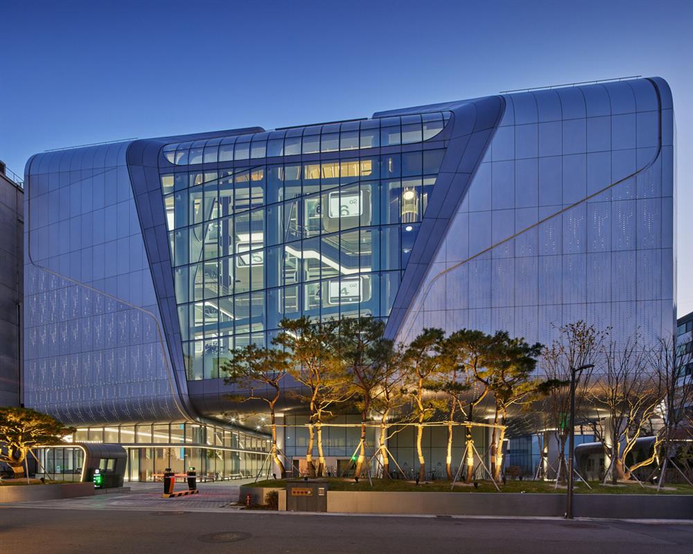 uns_yg_hq_1608_web(mediaclass-project-image-medium.e1a7380e16eef167e0d3d3542e479ed4247a2180)