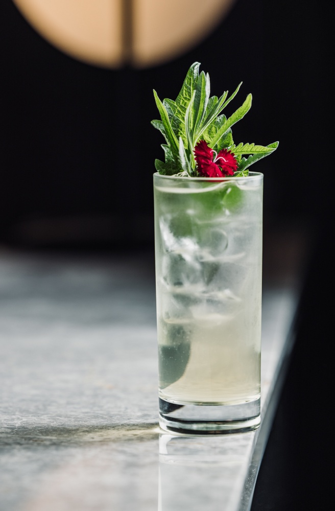 小檔台中悅樂與知名酒吧Indulge及旗下Liquid Art合作推出調酒，圖為春季的「詠春花」