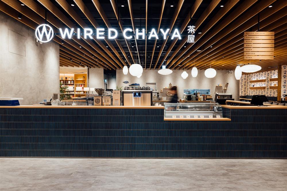 小檔◎圖10、桃竹苗首家「WIRED CHAYA茶屋」可容納近百人用餐席數，以及推出全球首座外帶咖啡吧檯