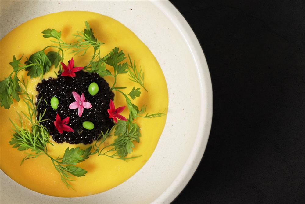 和牛研究室_Beluga魚子醬、玉米、燻蛋