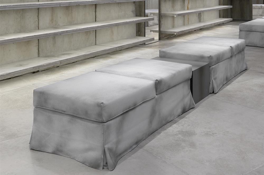 balenciaga-new-bond-street-london-flagship-store-look-inside-demna-gvasalia-winter-2022-7