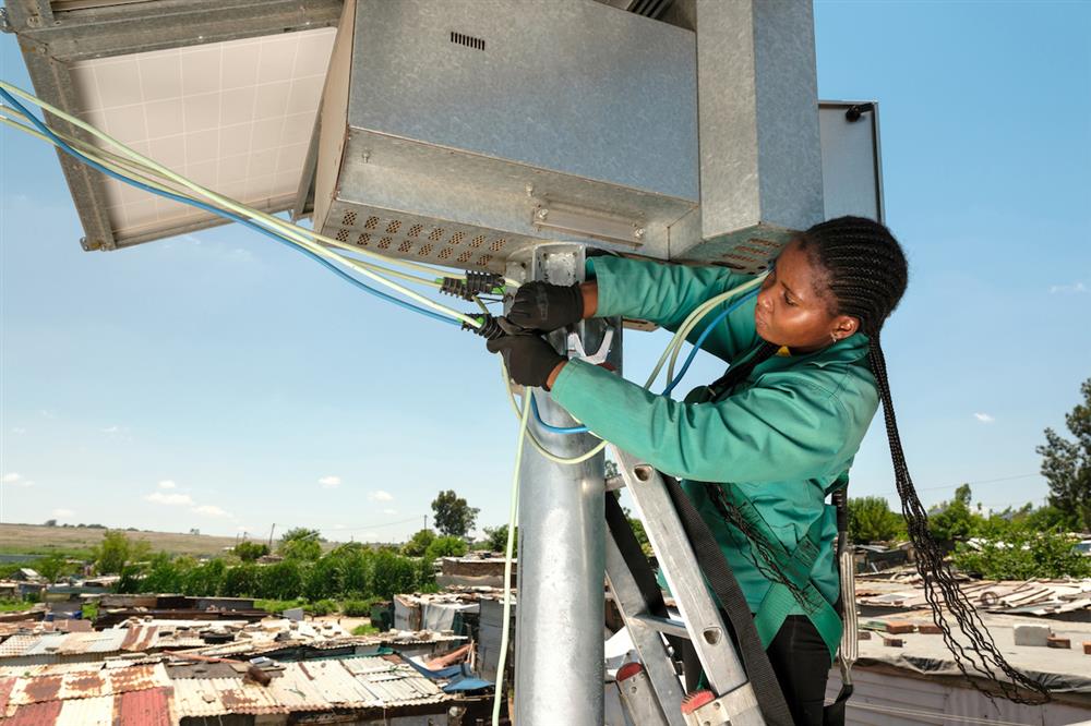 Apple-renewable-energy-Power-for-Impact-Diesploot-Guateng-South-Africa-1