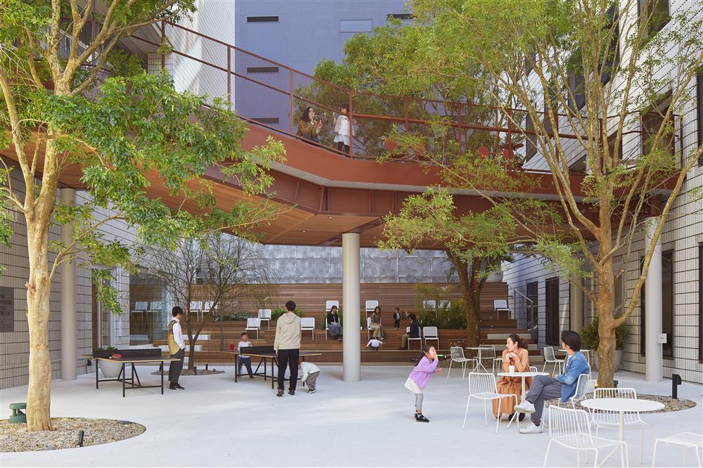 351132_147429_large_entry_medium