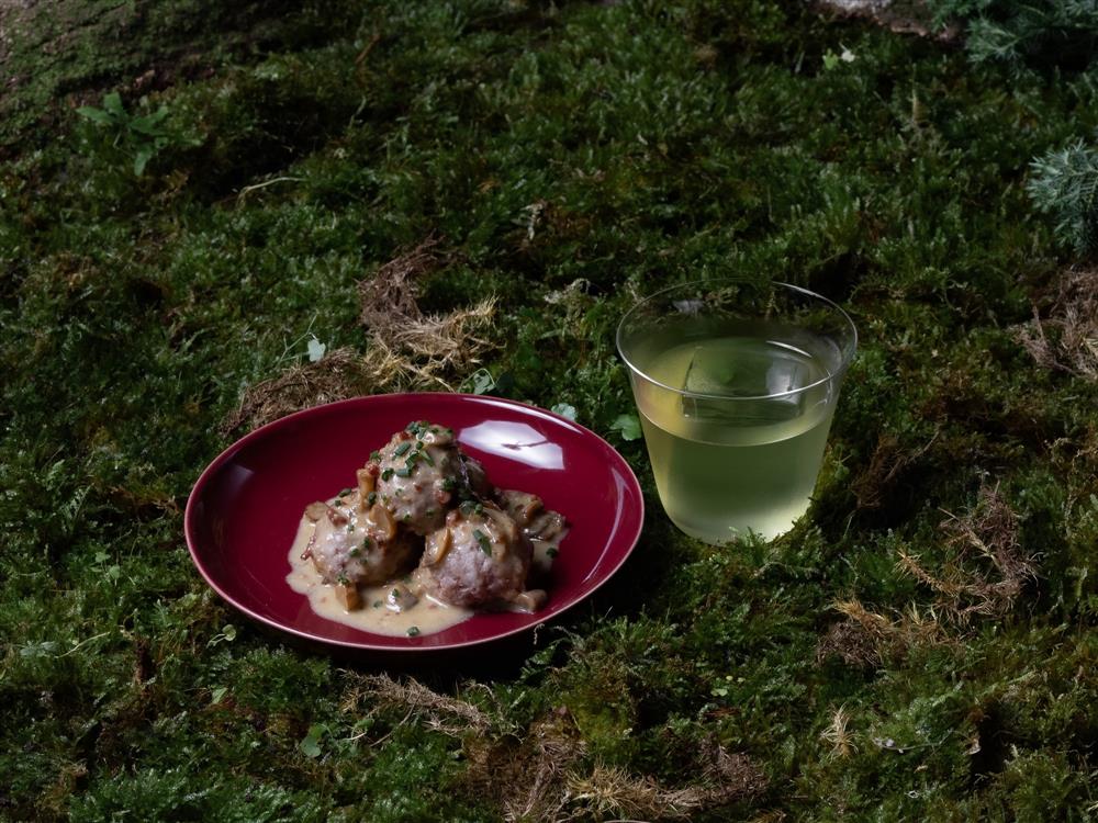 【Main】Smoky pork meatball_patchouli rose cocktail