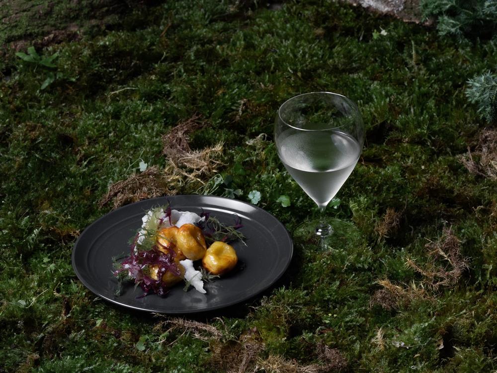【Salad】Seaweed salad with gnocchi_rosemary woody cocktail