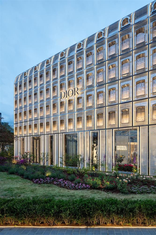 DIOR SEOUL CONCEPT STORE FACADE © Kyungsub Shin1