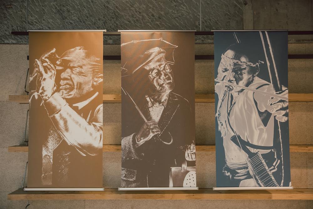 13.展場主視覺掛布_理式設計 13.展場主視覺掛布_理式設計