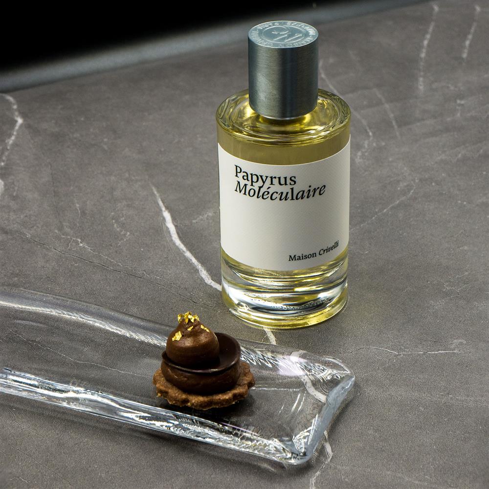 煙燻｜熔岩｜巧克力塔 x 異解莎草淡香精