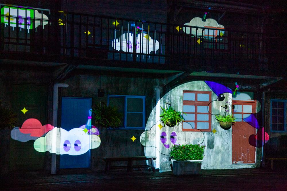 藝術家陳青琳以童年時期與爺爺互動遊戲的回憶為主軸進行創作（3)