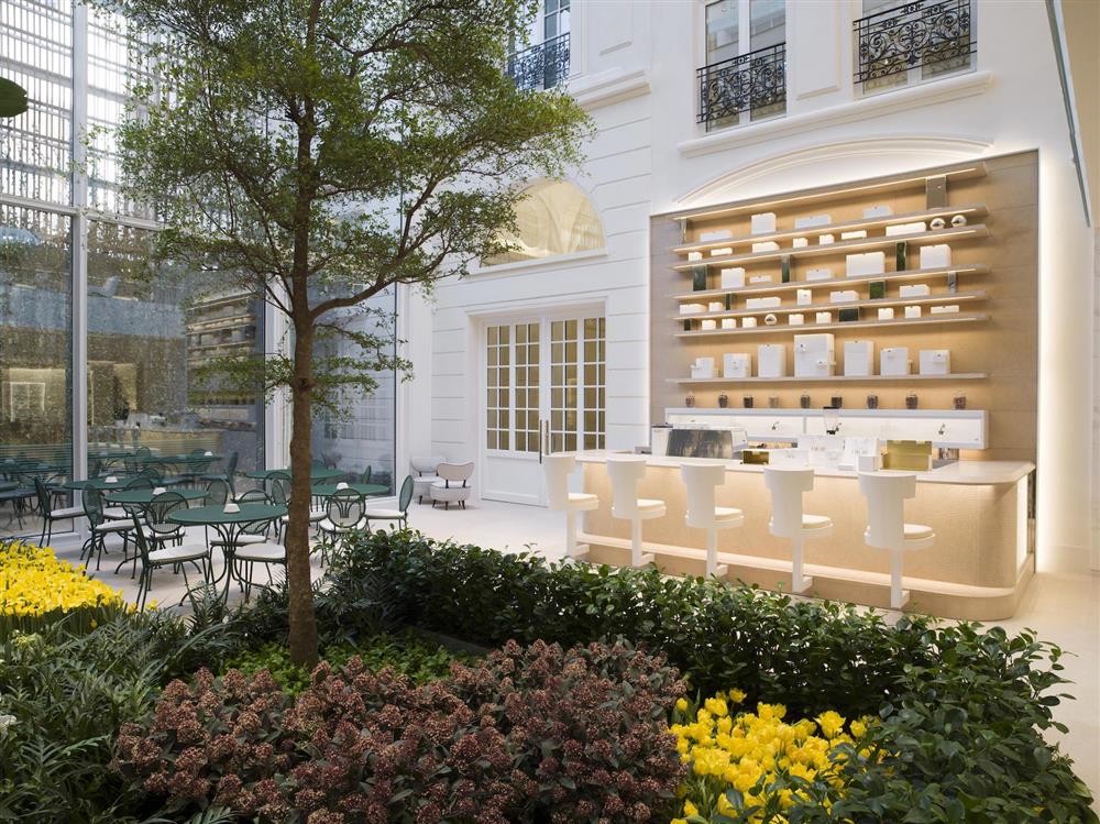DIOR 30 MONTAIGNE BOUTIQUE © Kristen Pelou 6 DIOR 30 MONTAIGNE BOUTIQUE © Kristen Pelou 6