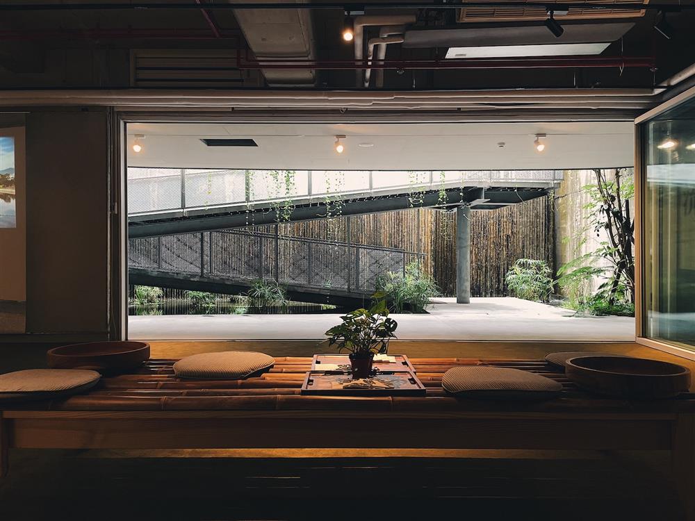 AD71DF39-12C7-45F1-BA5B-519114D060FD