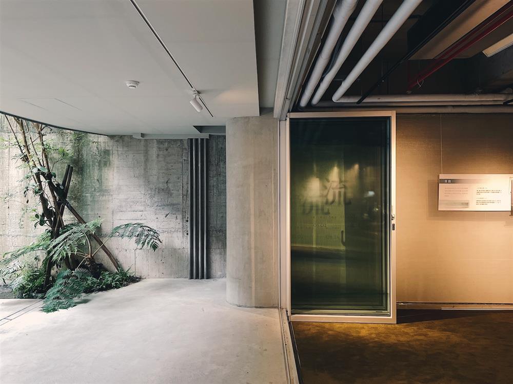 1260EC56-6434-49D2-81E3-717E72FDB5E8