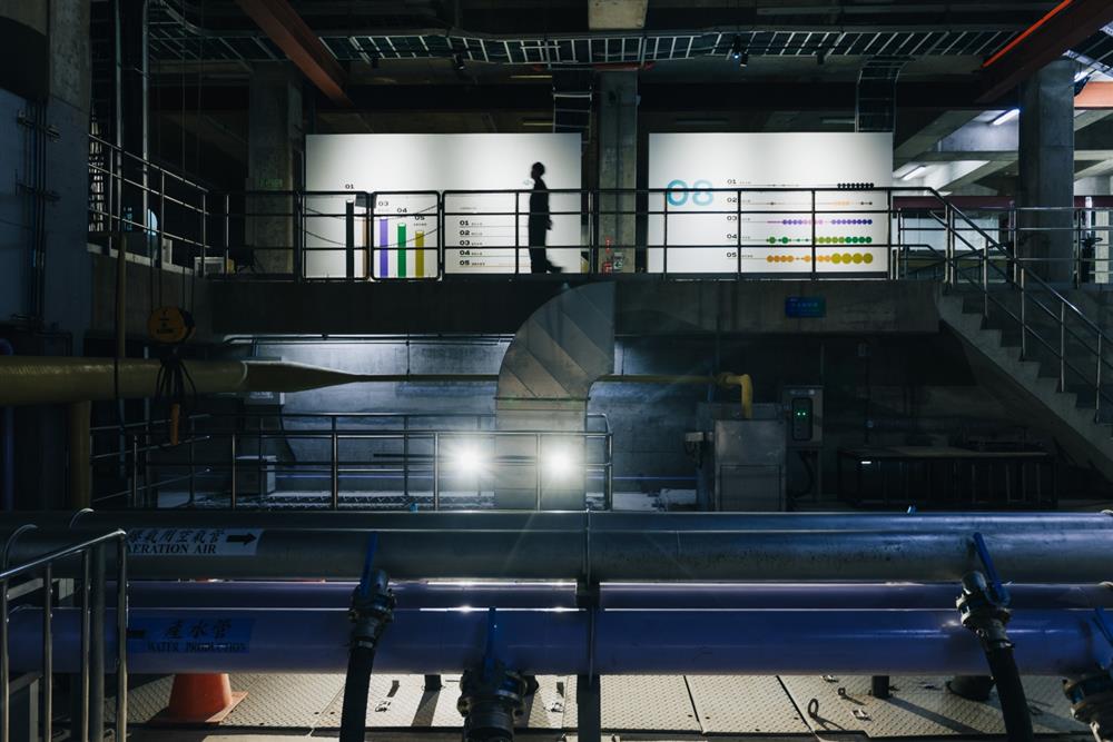 小檔G-2透過美學導入,在一座運行中「活著的工廠」裡,轉譯理性專業的污水處理專業,進入日常生活理解。 小檔G-2透過美學導入,在一座運行中「活著的工廠」裡,轉譯理性專業的污水處理專業,進入日常生活理解。