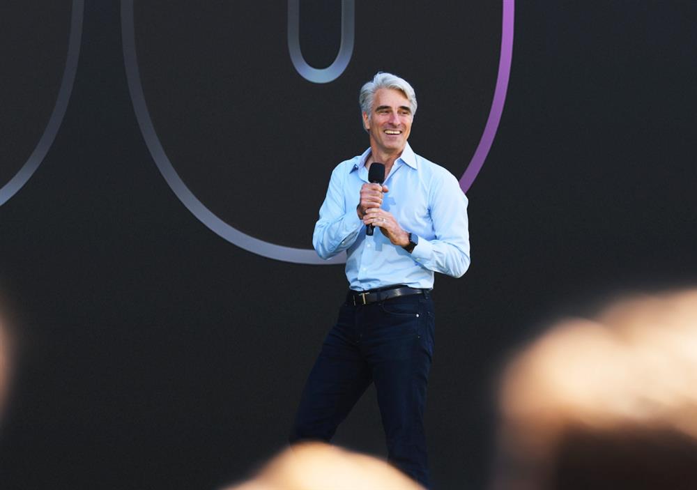 batch_Apple-WWDC22-Craig-Federighi-Apple-Park-220606