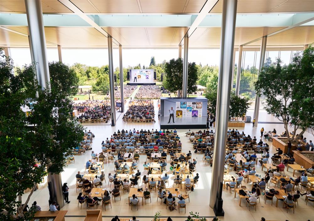 batch_Apple-WWDC22-Keynote-iOS-16-Apple-Park-220606