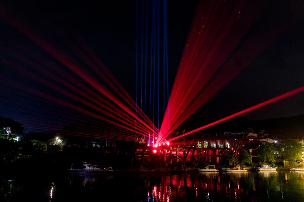 14_張方禹〈港邊的煙與結構〉2