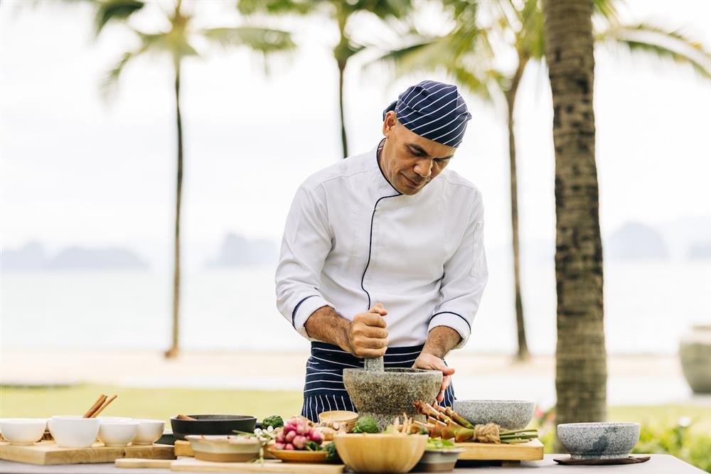 ANI Thailand - Staff Chef Yao 5 ANI Thailand - Staff Chef Yao 5