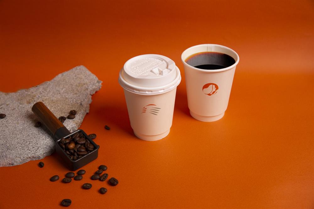 高鐵車廂紙杯情境 (2) 高鐵車廂紙杯情境 (2)