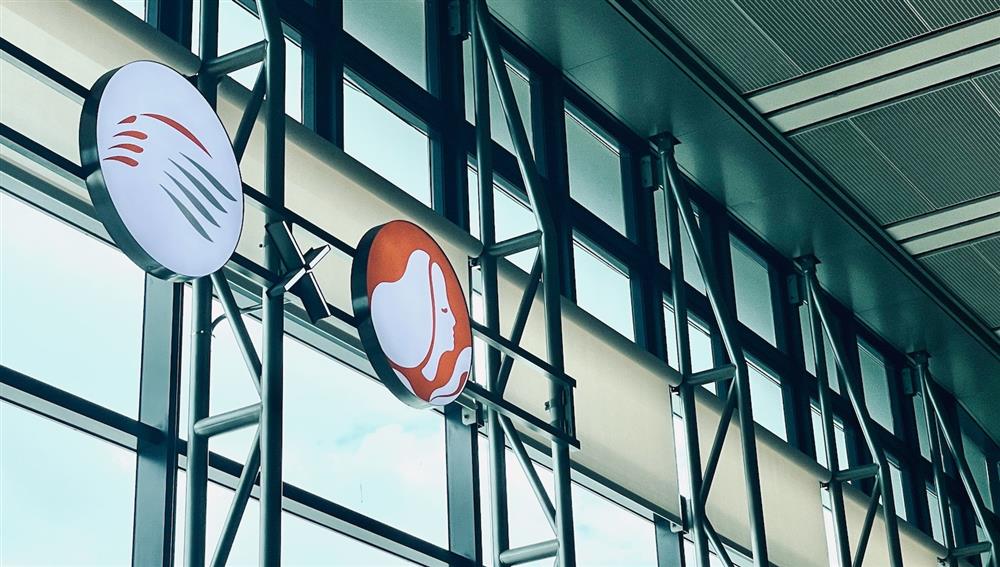 台灣高鐵X路易莎」聯名店  情境5 台灣高鐵X路易莎」聯名店  情境5